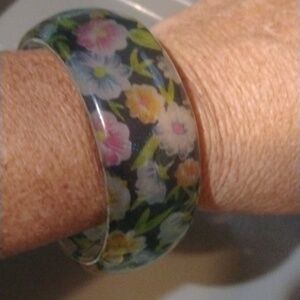 Vintage flowers bangle bracelet (sku 7204)
